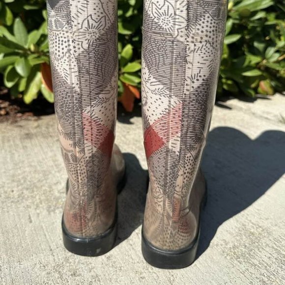 Burberry Paisley Flower Nova Check Rain Boot - Size 37 - Picture 6 of 9